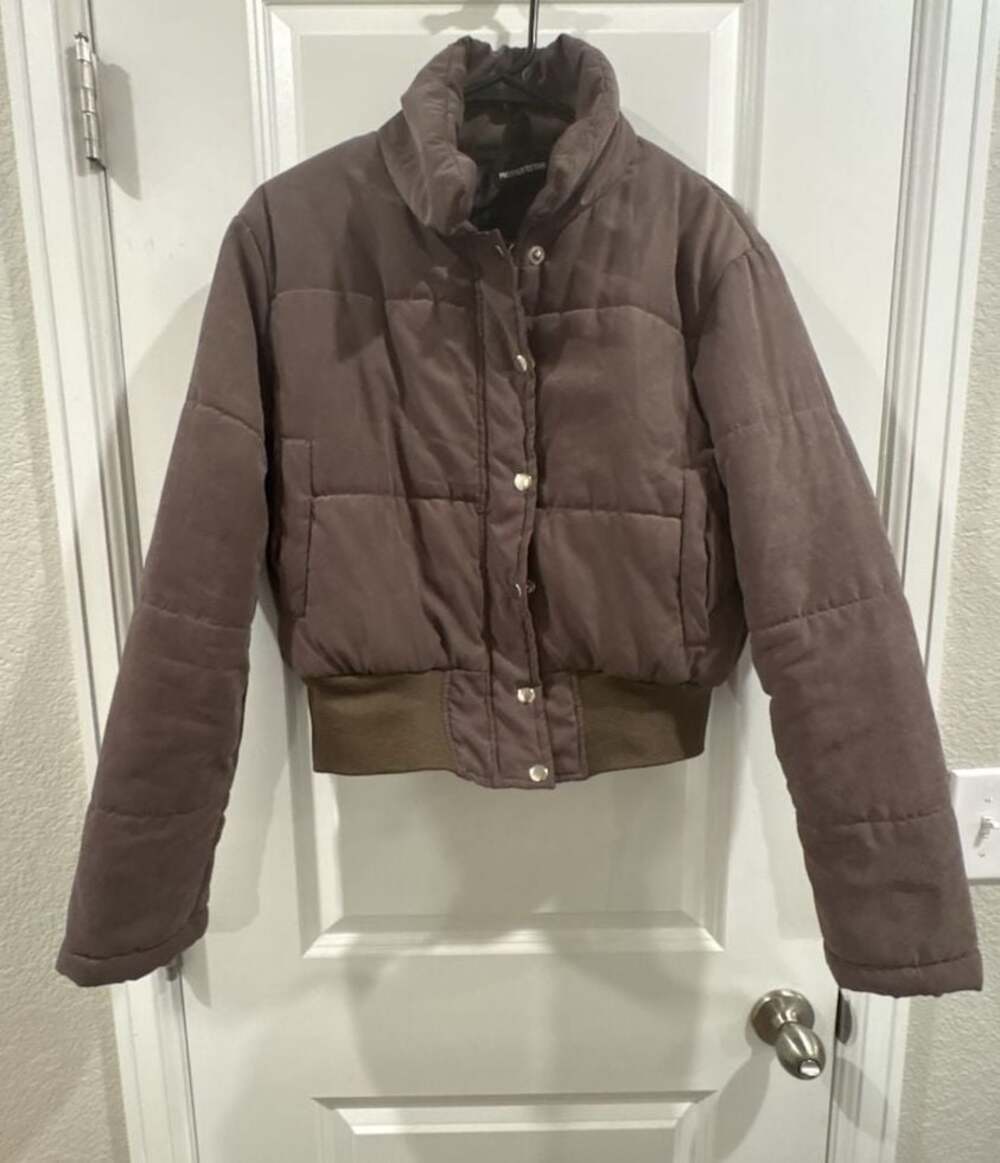 PrettyLittleThing Women's Cropped Puffer Jacket in Brown